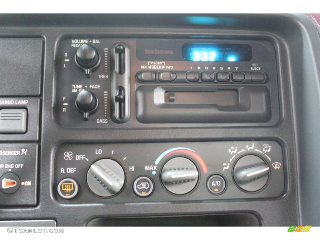 1998 Chevrolet C/K K1500 Silverado Extended Cab 4x4 Controls Photo #61200151