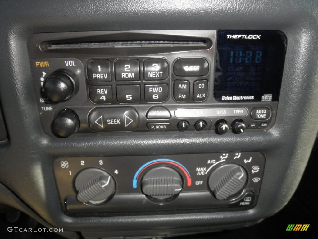 2000 Chevrolet Blazer ZR2 4x4 Audio System Photos
