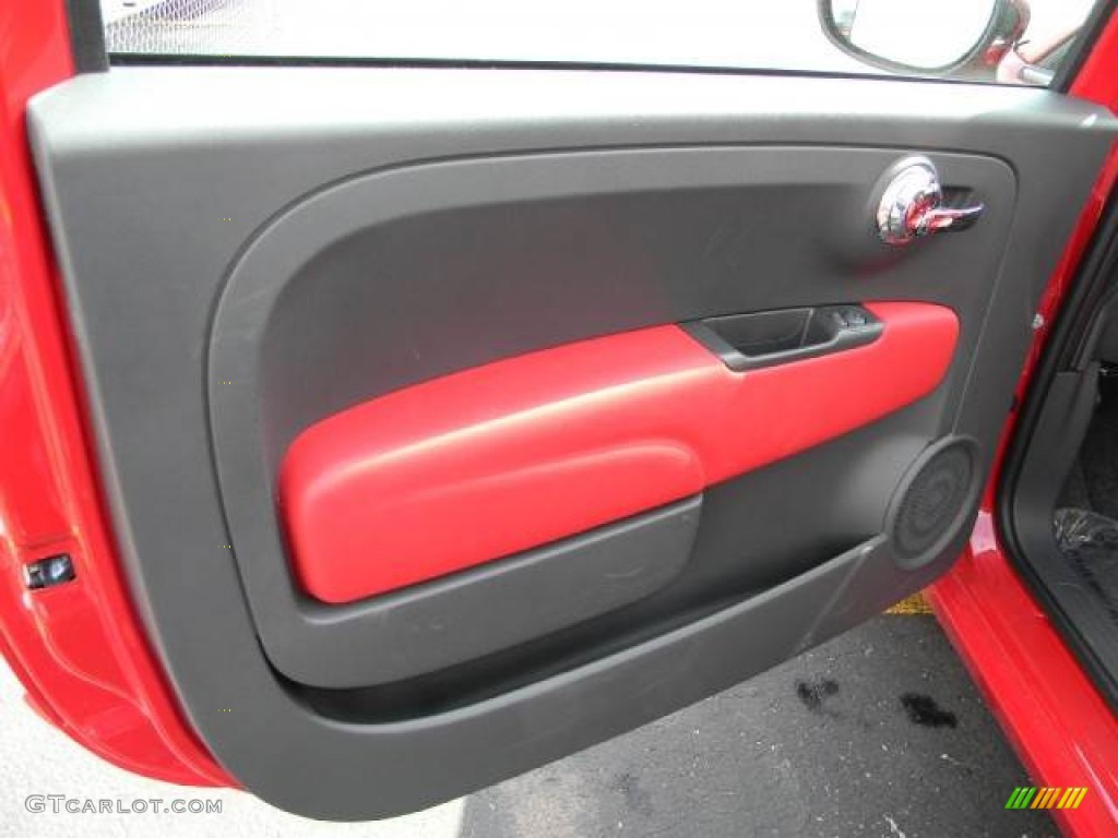 2012 Fiat 500 Lounge Pelle Rosso/Nera (Red/Black) Door Panel Photo #61200706