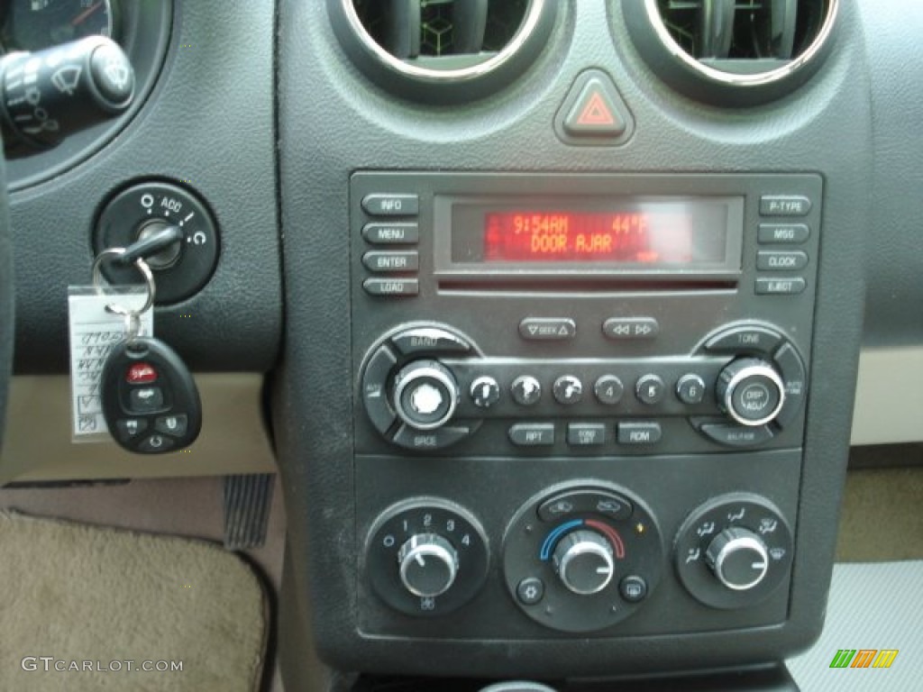 2006 G6 V6 Sedan - Sedona Beige Metallic / Light Taupe photo #17