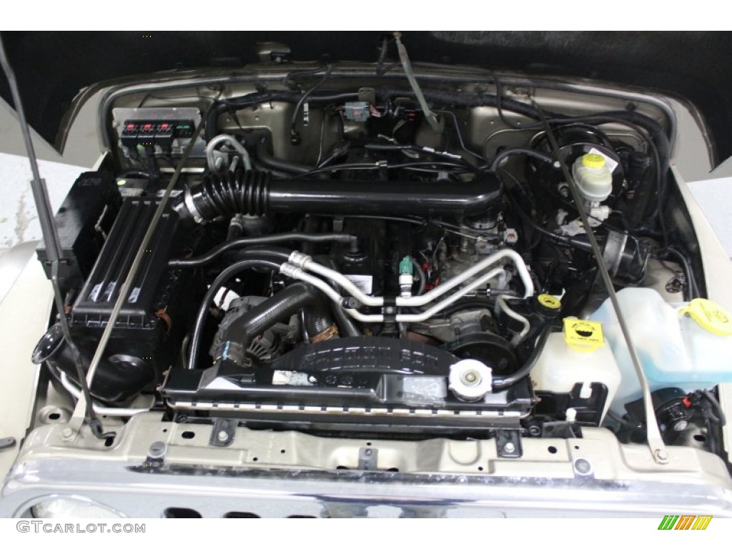 2005 Jeep Wrangler Unlimited Rubicon 4x4 4.0 Liter OHV 12-Valve Inline 6 Cylinder Engine Photo #61201126