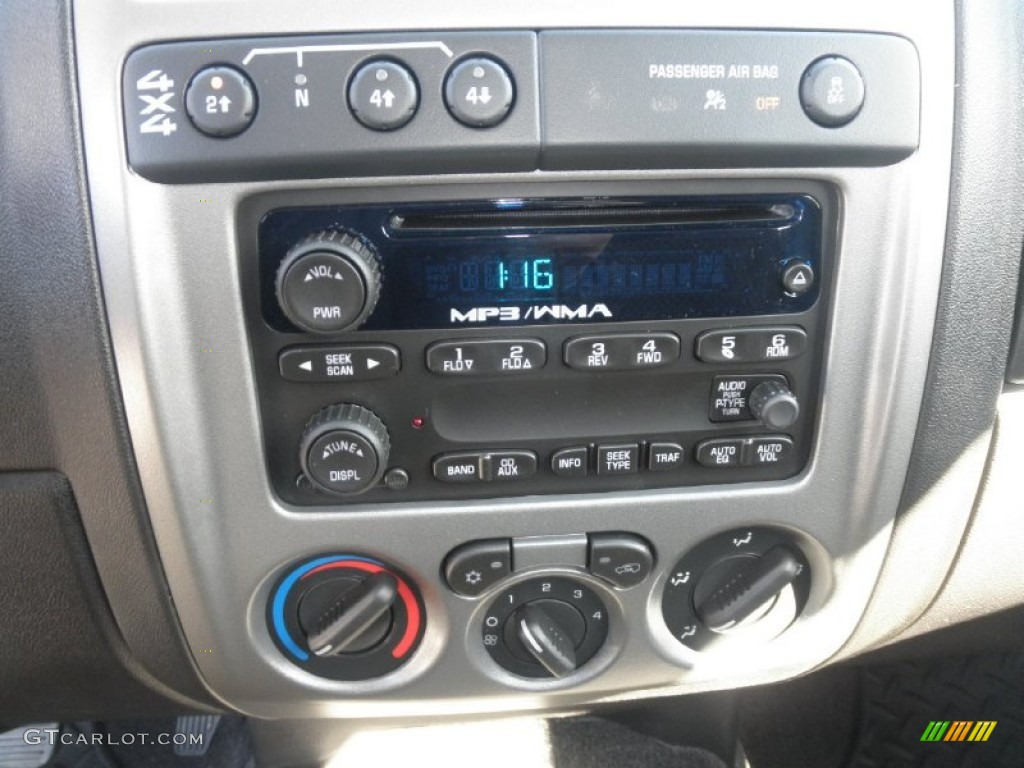 2012 GMC Canyon SLE Extended Cab 4x4 Controls Photo #61201693