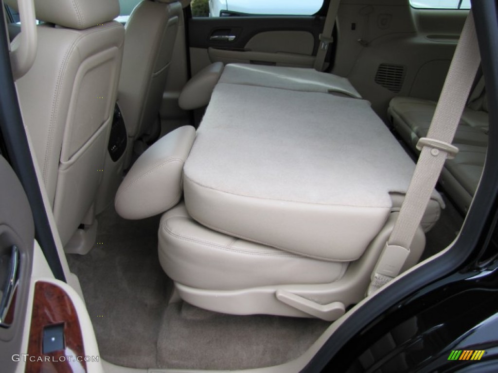 2011 Yukon SLT 4x4 - Onyx Black / Light Tan photo #32