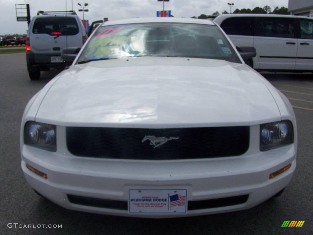 2007 Mustang V6 Deluxe Coupe - Performance White / Dark Charcoal photo #8