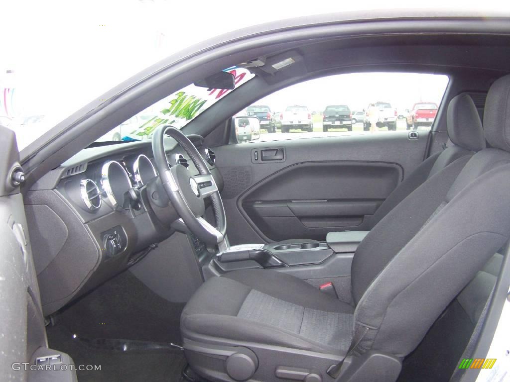 2007 Mustang V6 Deluxe Coupe - Performance White / Dark Charcoal photo #9