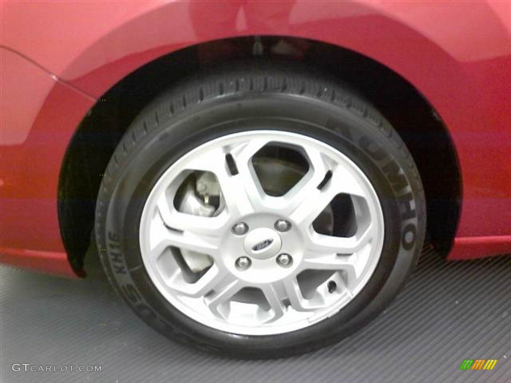 2009 Ford Focus SE Coupe Wheel Photos
