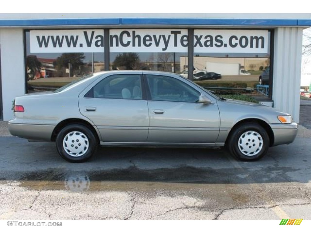 1999 Camry LE - Cashmere Beige Metallic / Oak photo #5