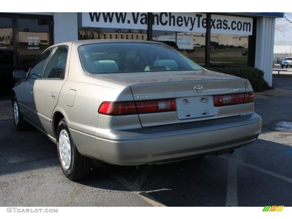 1999 Camry LE - Cashmere Beige Metallic / Oak photo #8