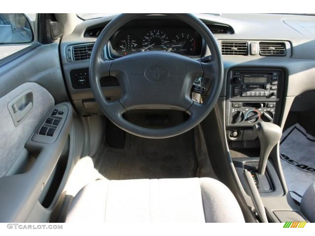 1999 Camry LE - Cashmere Beige Metallic / Oak photo #11