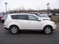 Diamond White Pearl - Outlander ES 4WD Photo No. 13