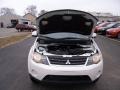 Diamond White Pearl - Outlander ES 4WD Photo No. 16