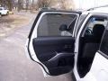 Diamond White Pearl - Outlander ES 4WD Photo No. 19