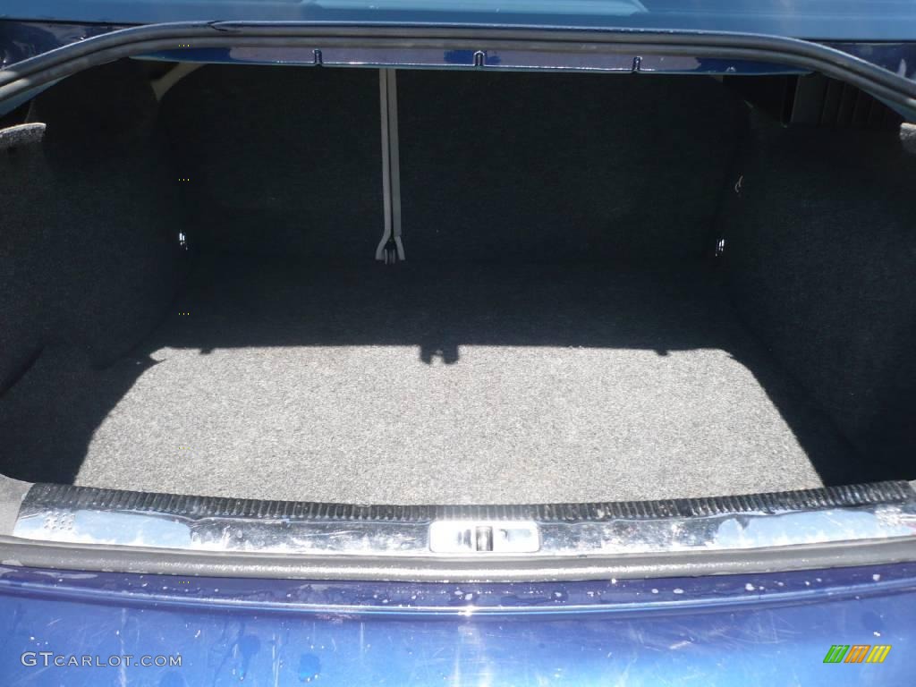 2004 Passat GLS Sedan - Shadow Blue Metallic / Grey photo #7