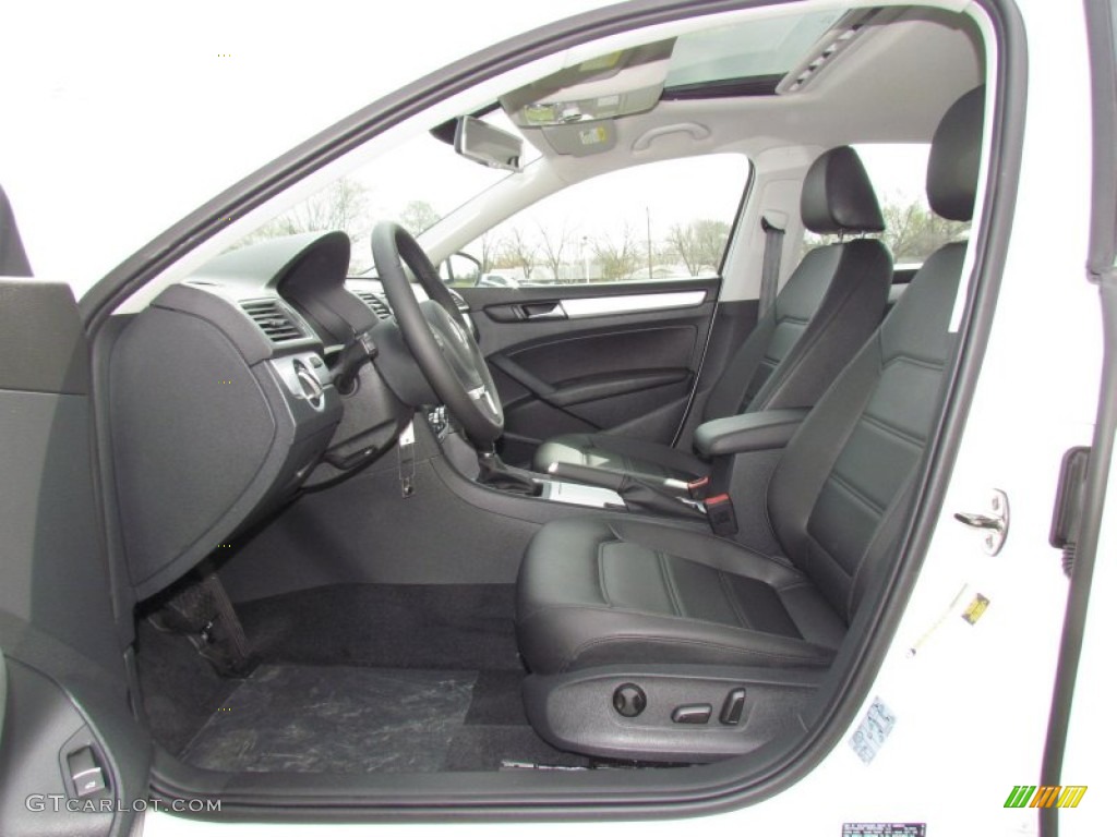 Titan Black Interior 2012 Volkswagen Passat 2.5L SE Photo #61217586