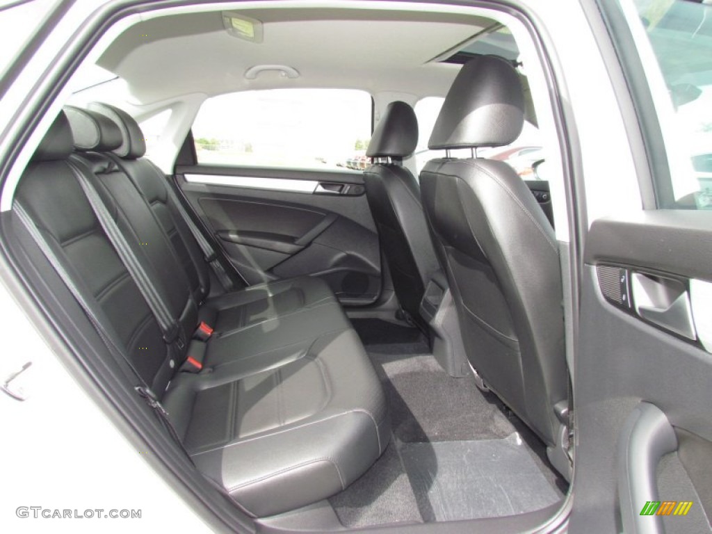 Titan Black Interior 2012 Volkswagen Passat 2.5L SE Photo #61217595