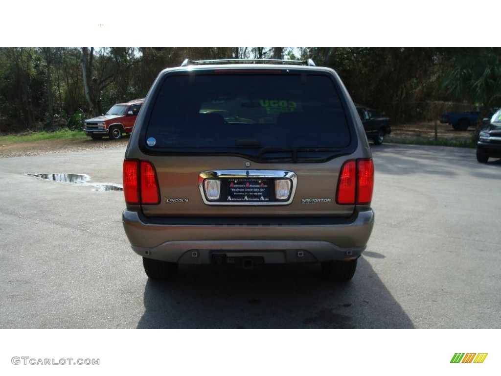 2001 Navigator 4x4 - Mineral Grey Metallic / Medium Parchment photo #4