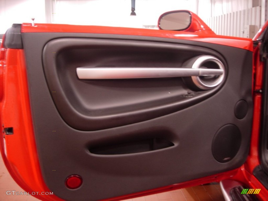 2004 Chevrolet SSR Standard SSR Model Ebony Door Panel Photo #61220200
