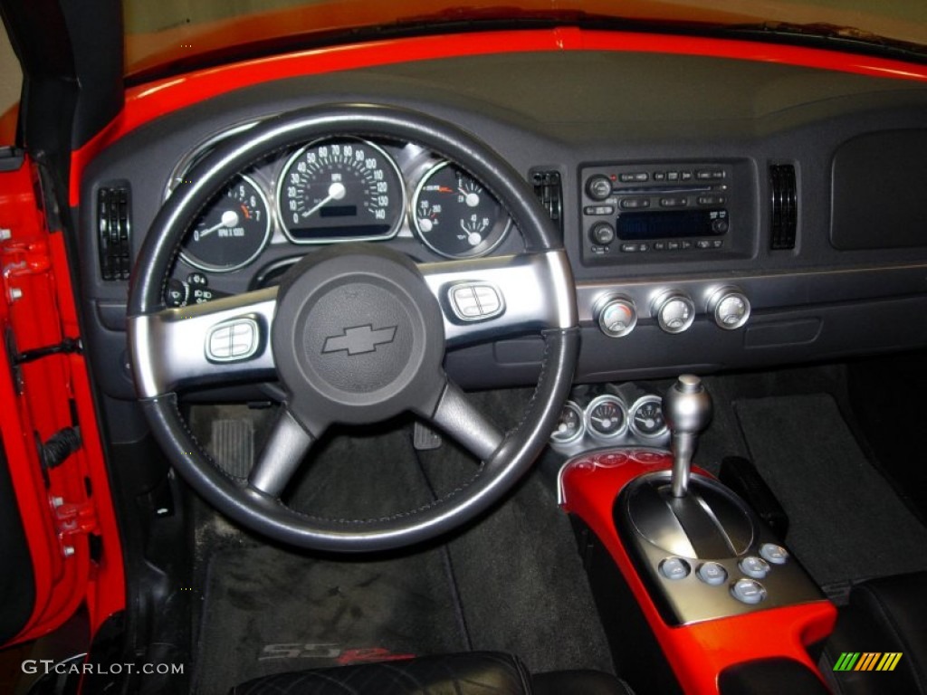2004 Chevrolet SSR Standard SSR Model Ebony Dashboard Photo #61220245