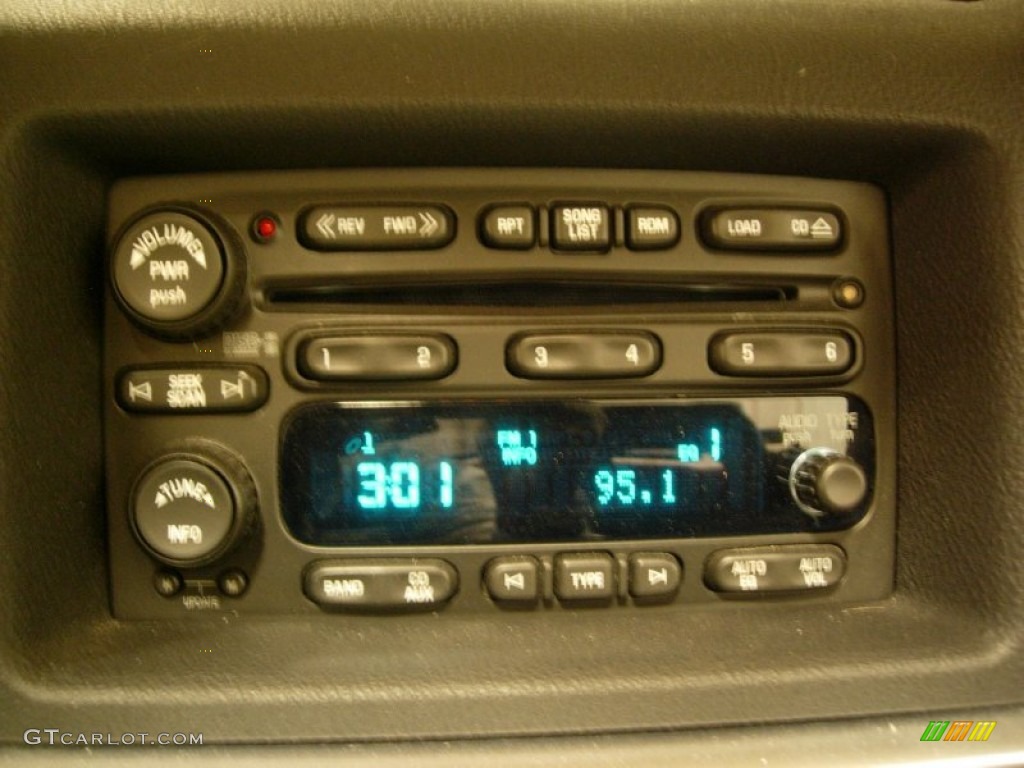 2004 Chevrolet SSR Standard SSR Model Audio System Photo #61220290