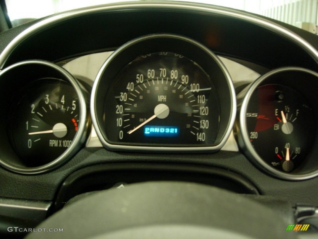 2004 Chevrolet SSR Standard SSR Model Gauges Photo #61220299
