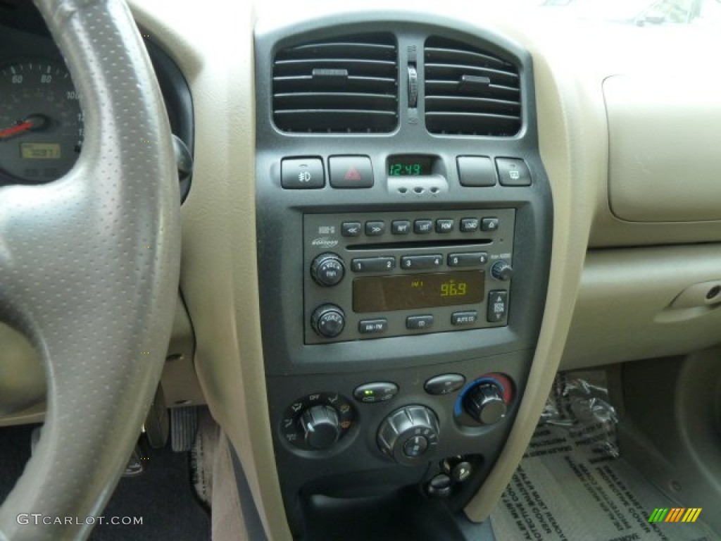2004 Hyundai Santa Fe GLS 4WD Controls Photo #61223197