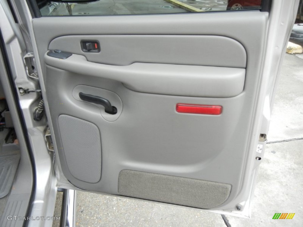 2004 Chevrolet Silverado 2500HD LT Crew Cab 4x4 Medium Gray Door Panel Photo #61226941