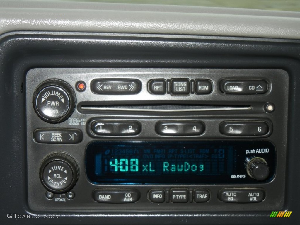 2004 Chevrolet Silverado 2500HD LT Crew Cab 4x4 Audio System Photos