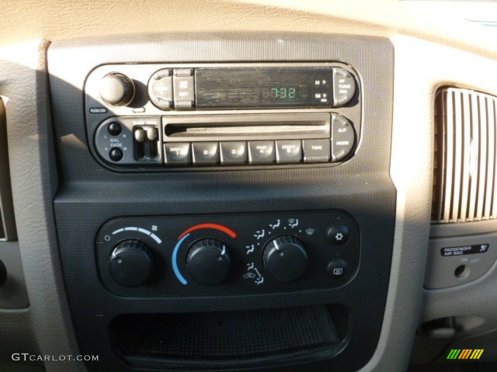 2003 Ram 1500 SLT Regular Cab 4x4 - Black / Taupe photo #23