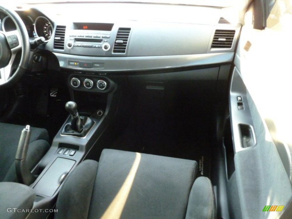 2010 Lancer Evolution GSR - Wicked White / Black Sport Fabric photo #17