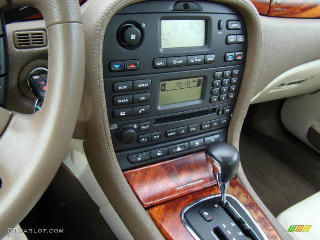 2006 Jaguar S-Type 3.0 Controls Photo #61229511