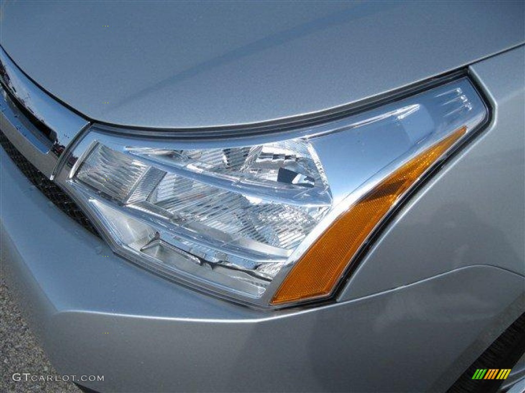 2011 Focus SEL Sedan - Ingot Silver Metallic / Charcoal Black photo #9