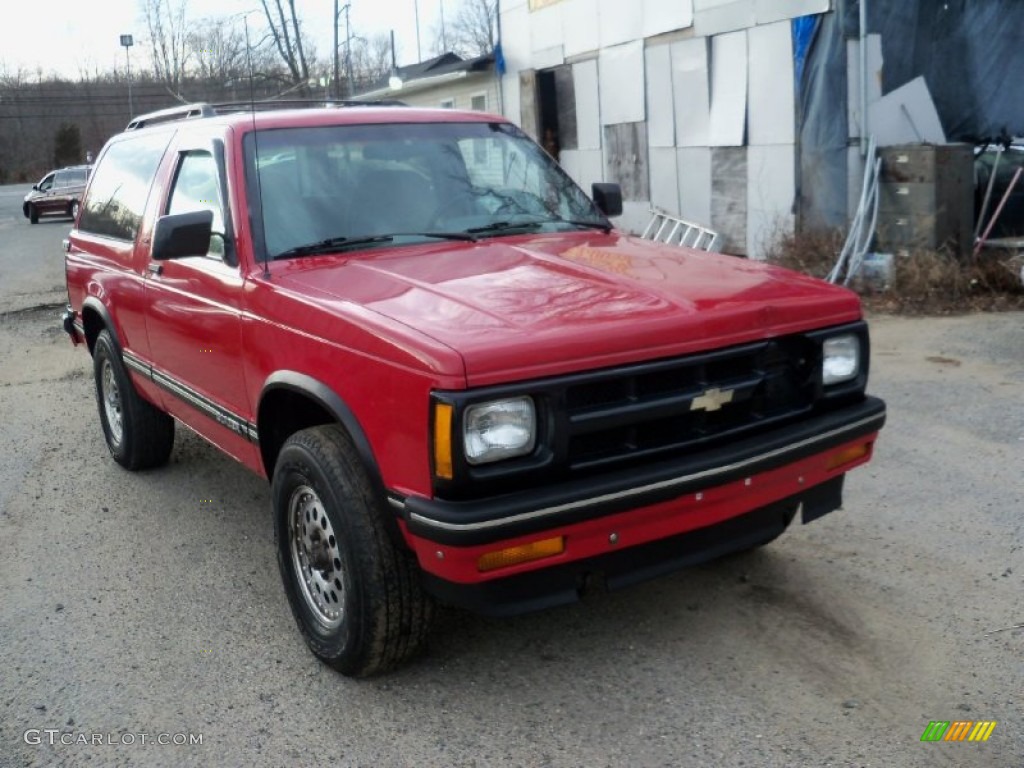 1994 S10 Blazer 4x4 - Bright Red / Gray photo #2
