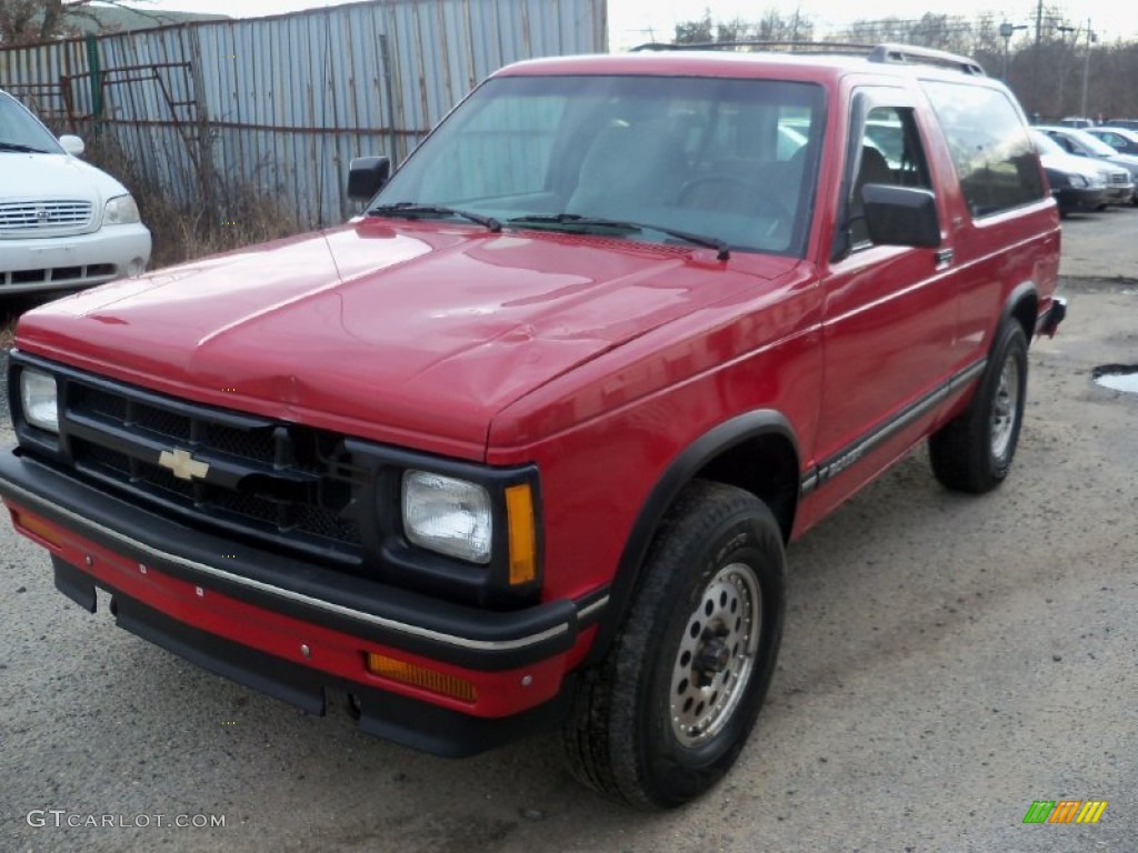 1994 S10 Blazer 4x4 - Bright Red / Gray photo #3