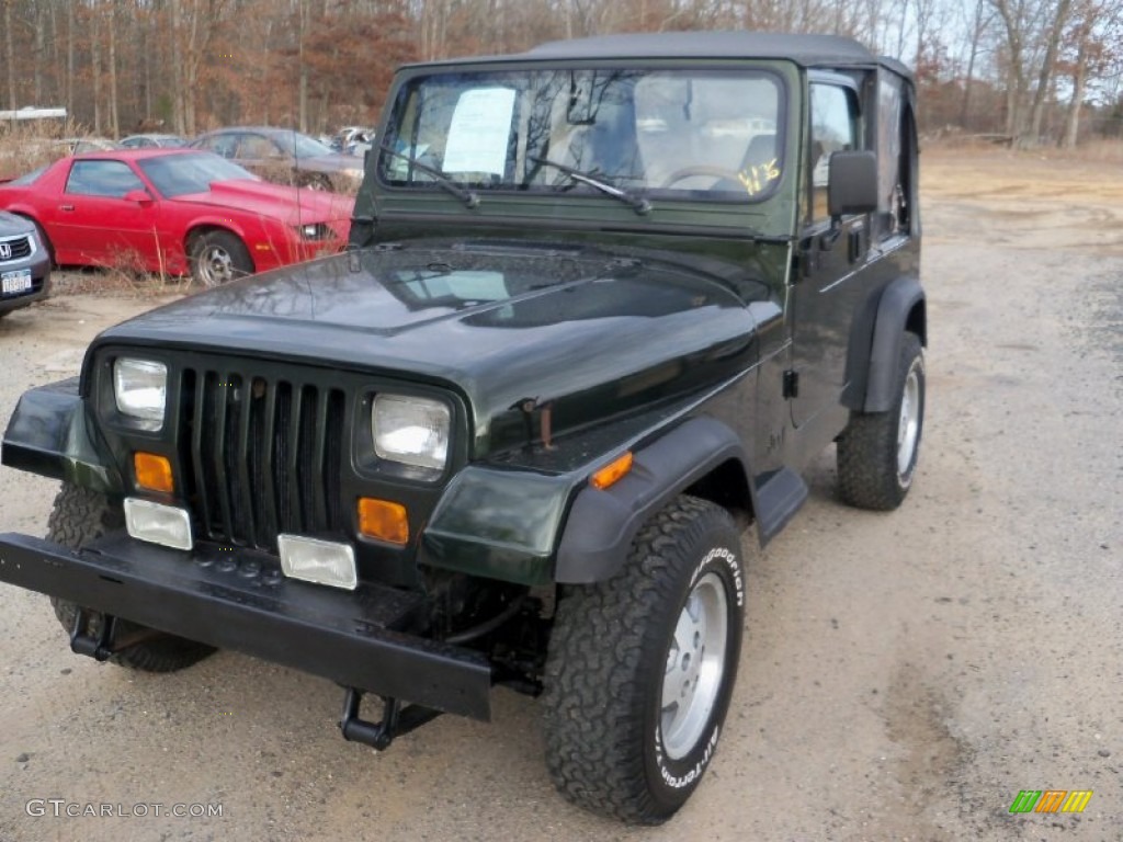 1995 Wrangler S 4x4 - Moss Green Pearl / Spice Beige photo #2