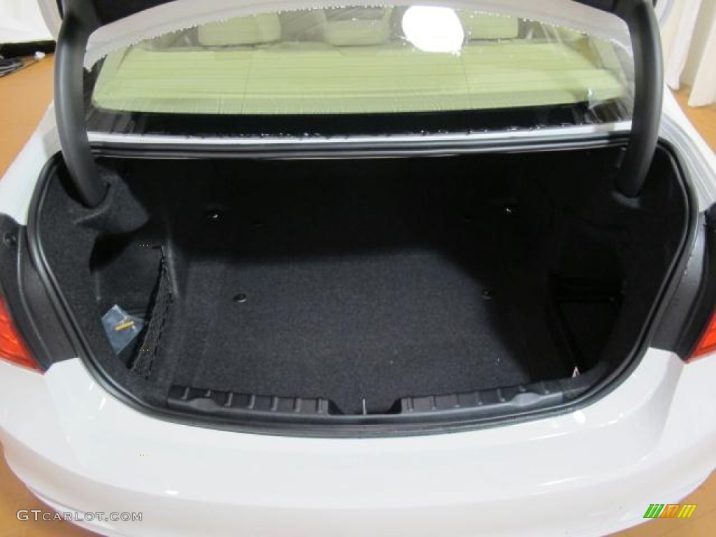 2012 BMW 3 Series 328i Sedan Trunk Photo #61231531