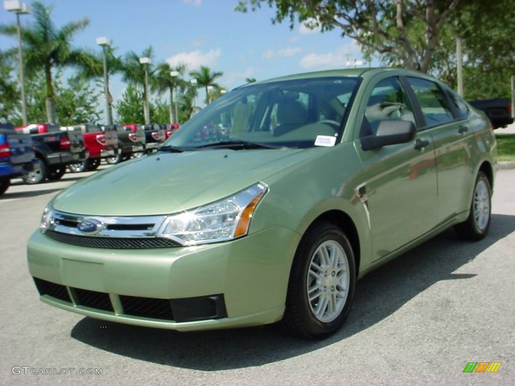 2008 Focus SE Sedan - Kiwi Green / Medium Stone photo #7