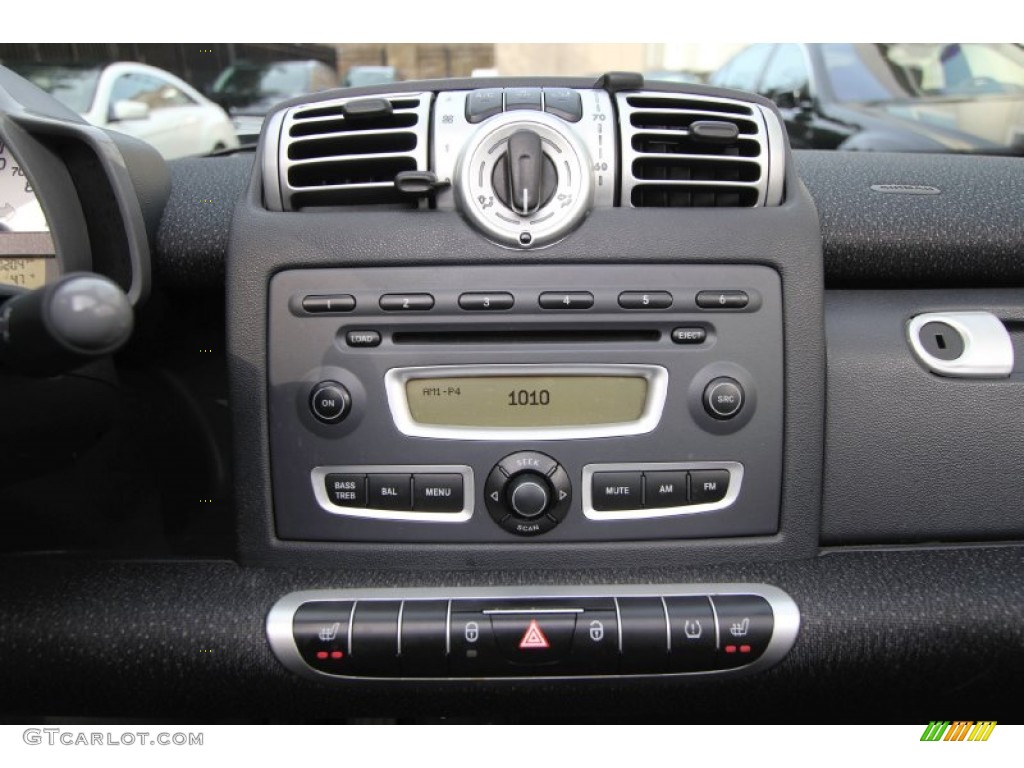 2009 Smart fortwo passion cabriolet Audio System Photo #61238015