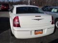 Cool Vanilla White - 300 Touring Photo No. 4