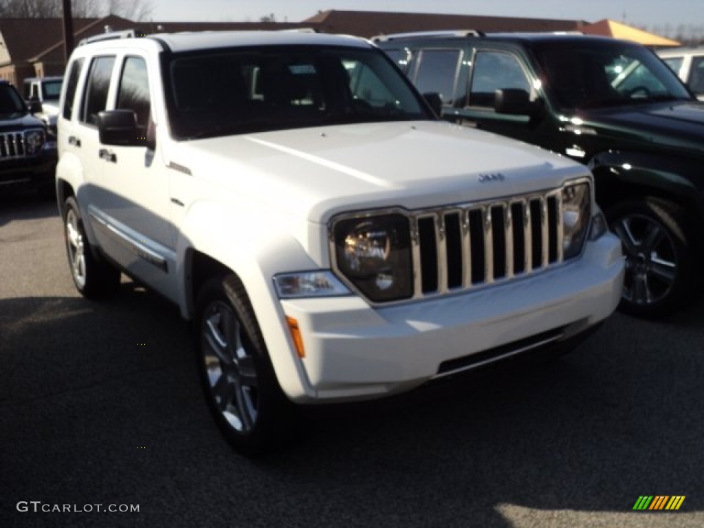 2012 Liberty Jet 4x4 - Bright White / Dark Slate Gray photo #3