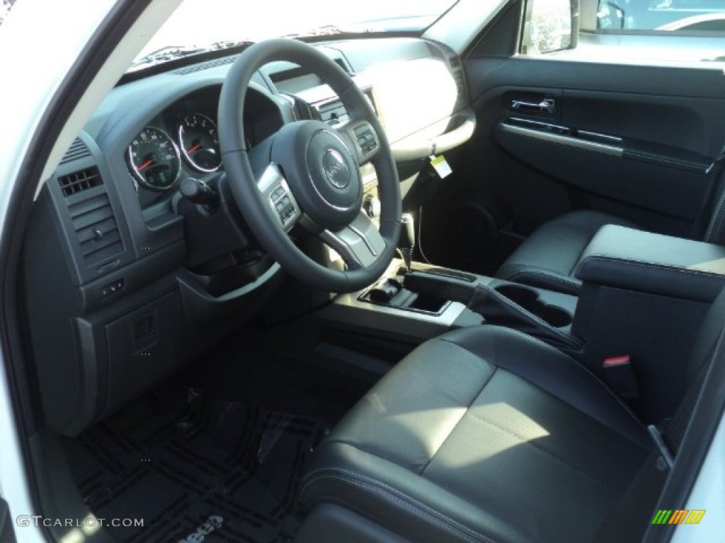 2012 Liberty Jet 4x4 - Bright White / Dark Slate Gray photo #7
