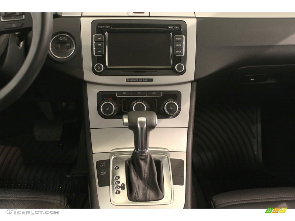 2011 Volkswagen CC Sport Controls Photo #61247642