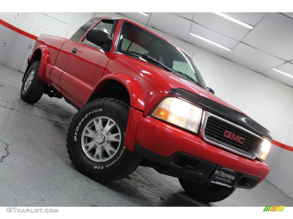 2002 Sonoma SLS Extended Cab 4x4 - Fire Red / Graphite photo #3
