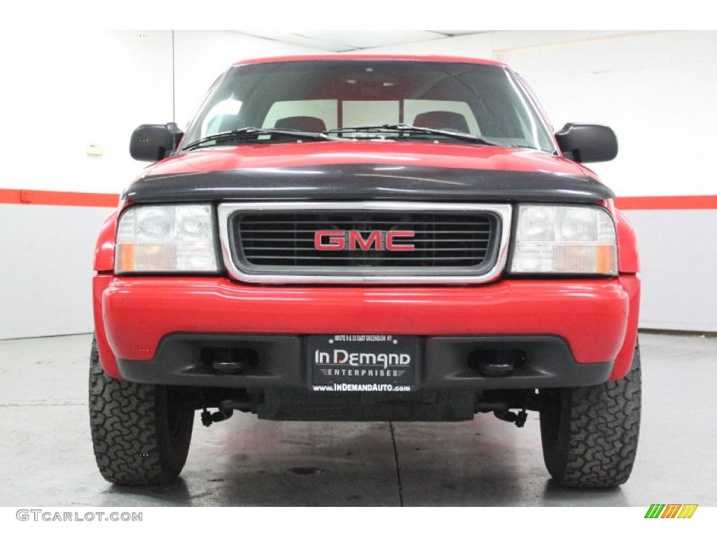 2002 Sonoma SLS Extended Cab 4x4 - Fire Red / Graphite photo #11