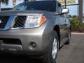 2005 Granite Metallic Nissan Pathfinder SE 4x4  photo #10