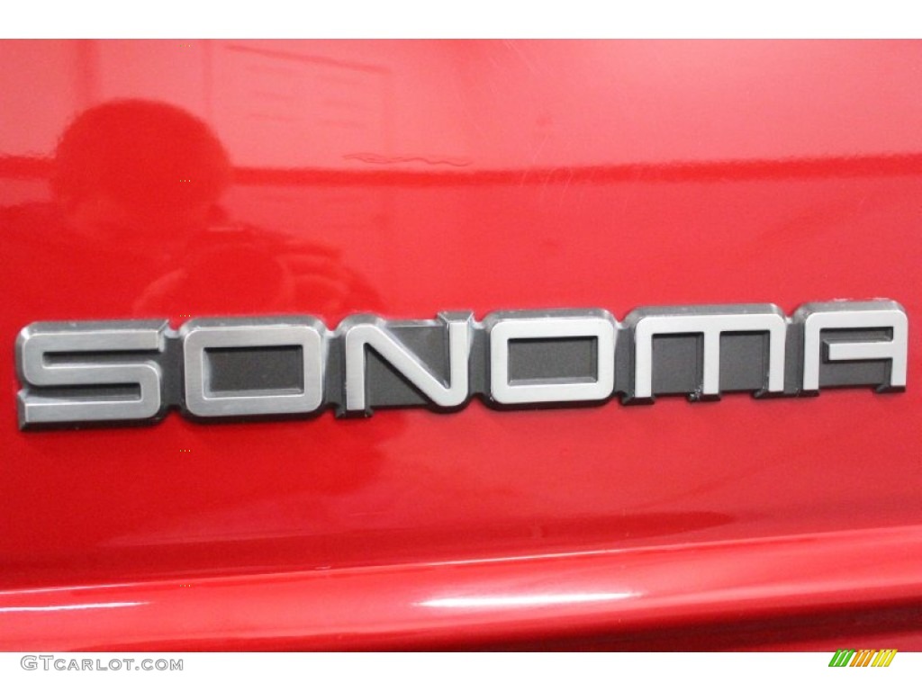 2002 Sonoma SLS Extended Cab 4x4 - Fire Red / Graphite photo #38