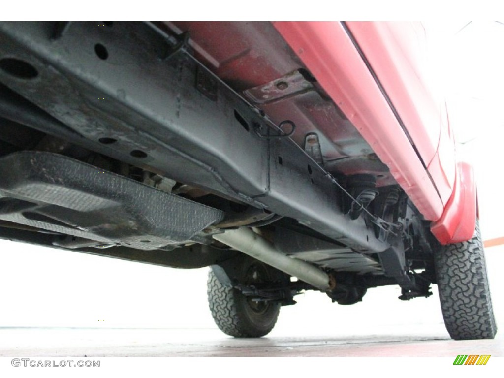 2002 Sonoma SLS Extended Cab 4x4 - Fire Red / Graphite photo #41