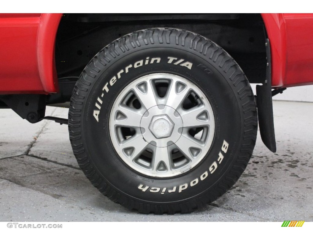 2002 Sonoma SLS Extended Cab 4x4 - Fire Red / Graphite photo #42