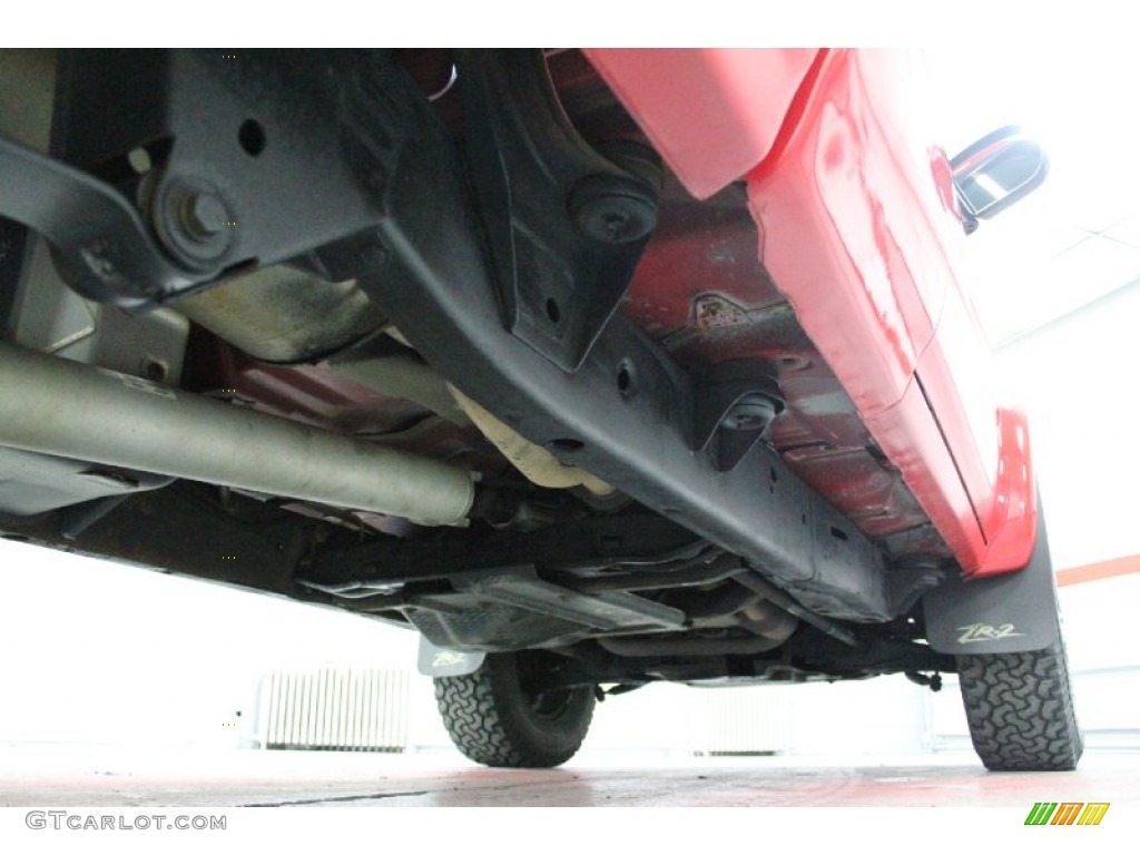 2002 Sonoma SLS Extended Cab 4x4 - Fire Red / Graphite photo #47