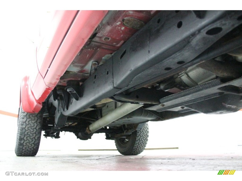 2002 Sonoma SLS Extended Cab 4x4 - Fire Red / Graphite photo #50