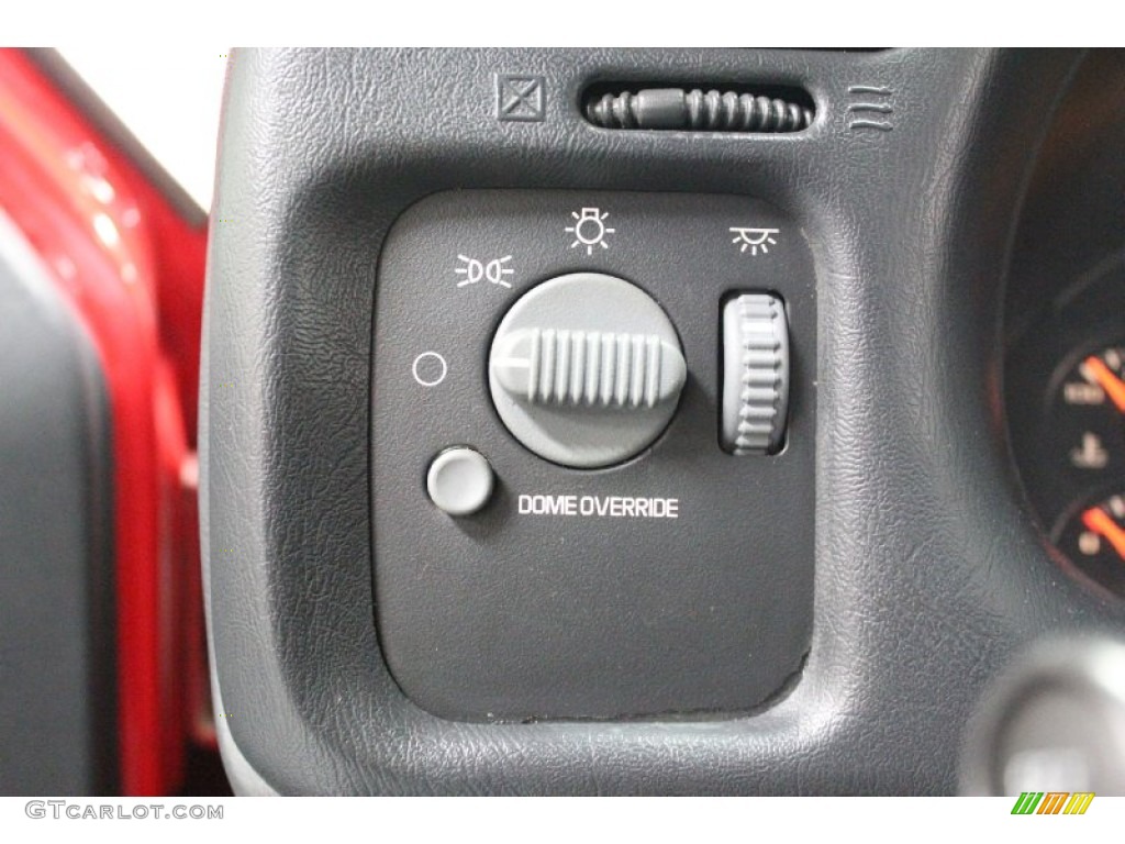 2002 Sonoma SLS Extended Cab 4x4 - Fire Red / Graphite photo #77